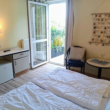 Apartmán Strandnahes Ferienzimmer Mit Balkon *